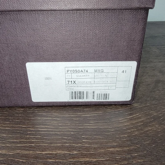 BRAND NEW Valentino Garavani Emerald/ Nero Sky/Bianco